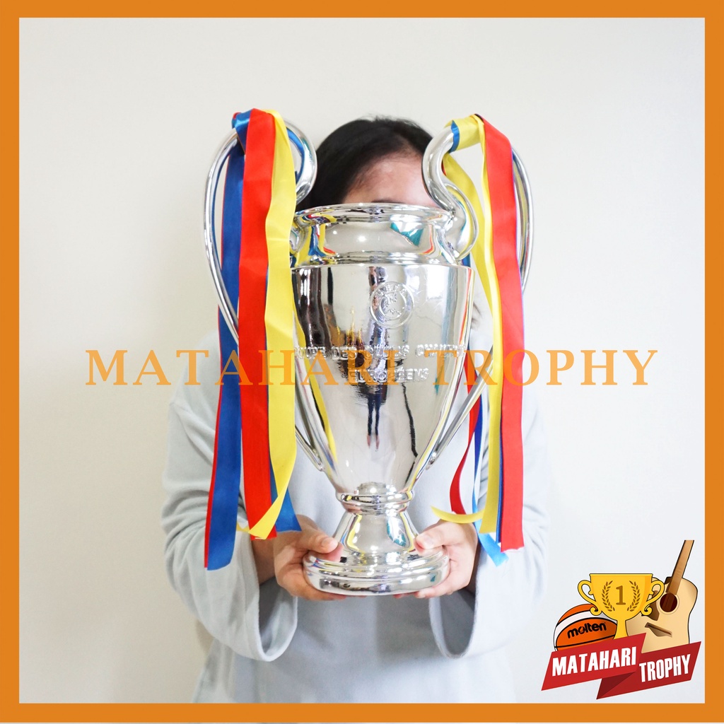 Piala Champions Europens Trophy Small