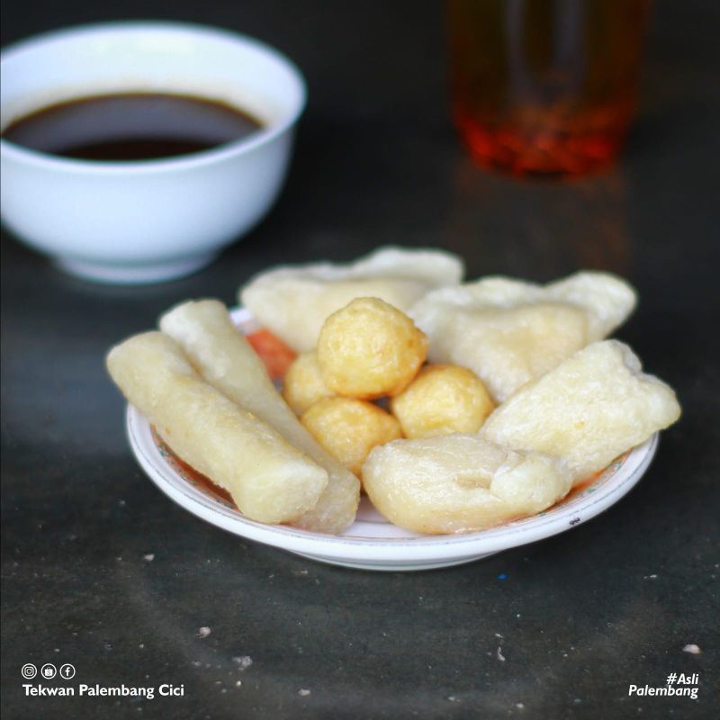 

PEMPEK KECIL CAMPUR (10 PCS)