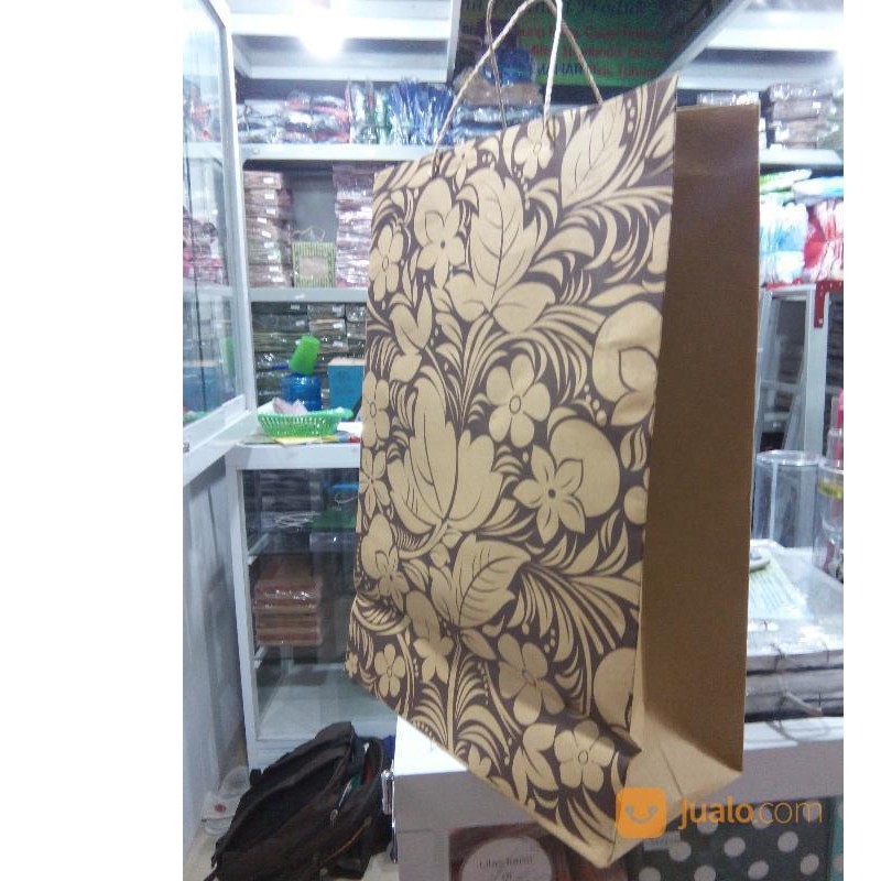 

PAPER BAG MOTIF BUNGA JUMBO TAS KERTAS JUMBO 1 LUSIN