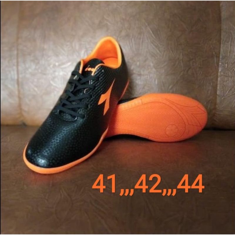 sepatu futsal diadora original hitam/orange & biru/tosca  murah