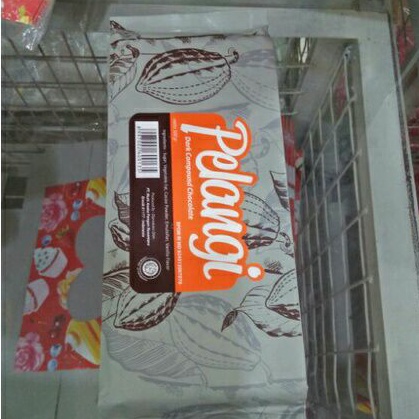 

DCC Parrot Pelangi 500 gr Dark Coklat Compound