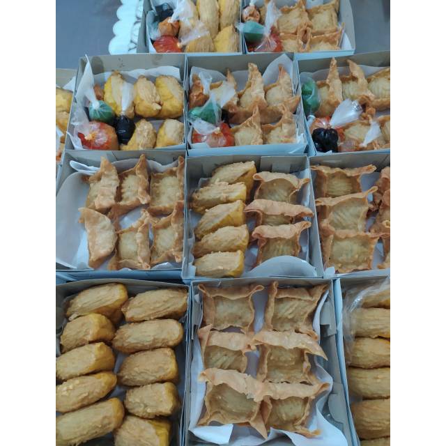 

BATAGOR Ikan Tenggiri 1 besek isi 10 pcs