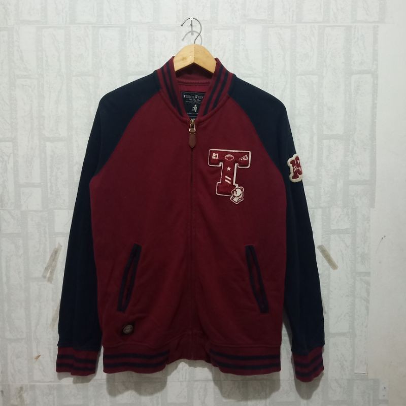 varsity feltics dan teenie weenie