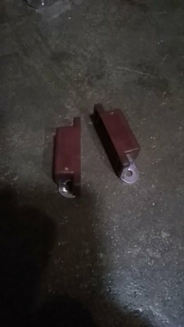 Magnet Kayu Kotak Kecil Coklat Magnit Pintu Lemari Push Open