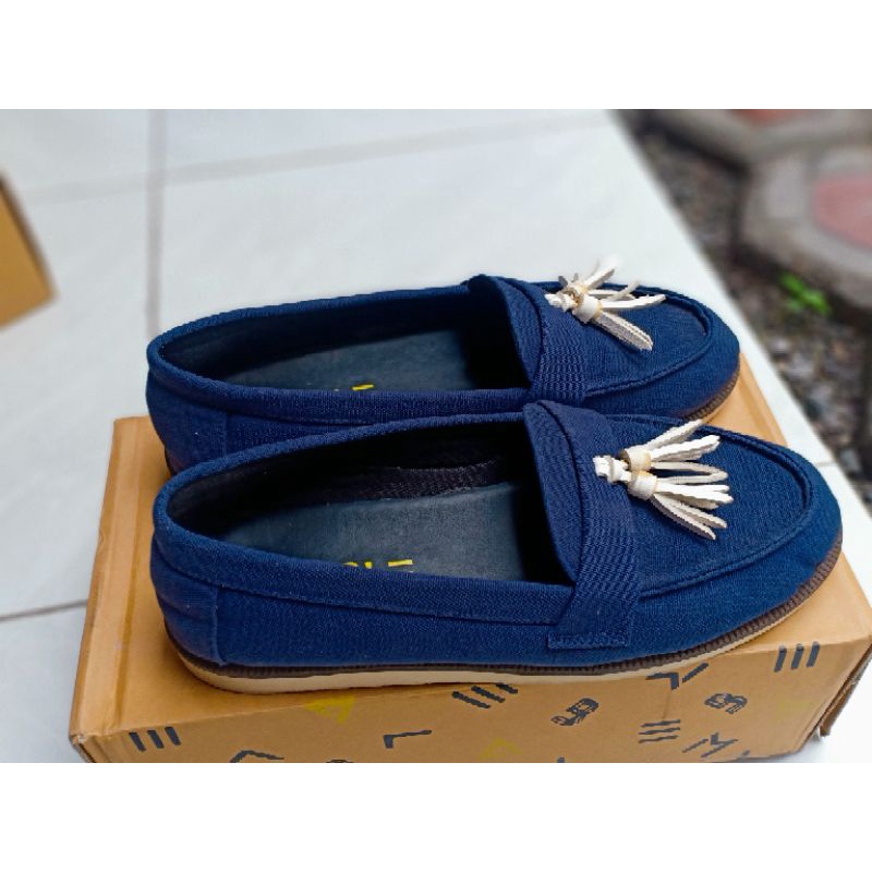 Preloved - Kara canvas blue - amble woman