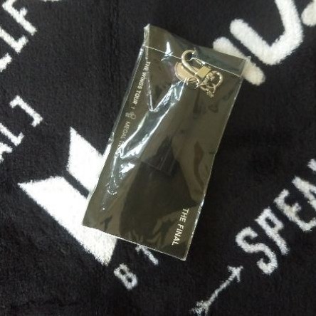 [READY] BTS FINAL WINGS TOUR MEDAL TASSEL OFFICIAL MD V TAEHYUNG VERSION