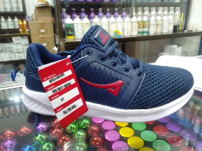 Mystery Box Sepatu/sandal