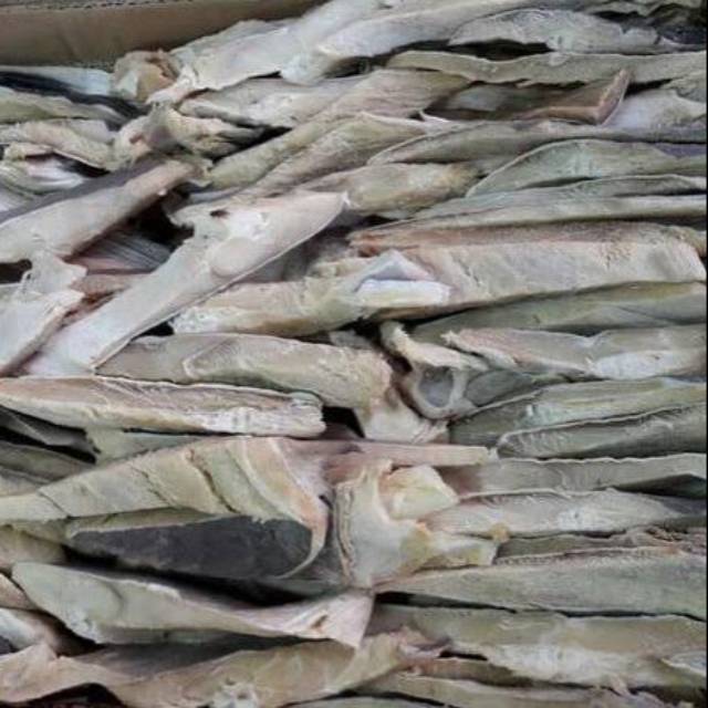 

Ikan asin cucut kulit