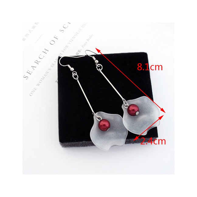 LRC Anting Gantung Trendy Silver Color Leaf&amp;pearl Shape Decorated Color Mathing Simple Earrings Y57X