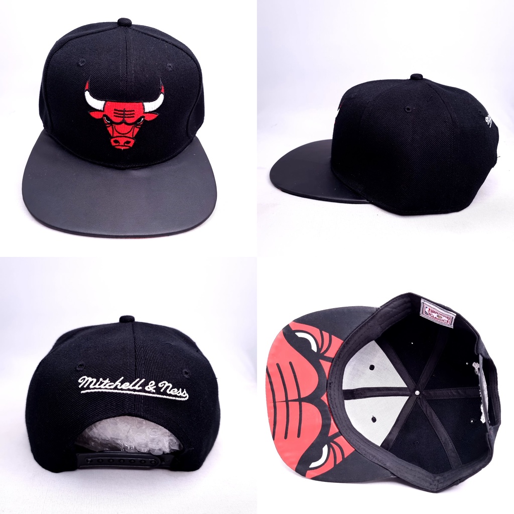 TOPI SNAPBACK NBA MITCHELL N NESS CHICAGO BULLS HITAM VISOR KULIT