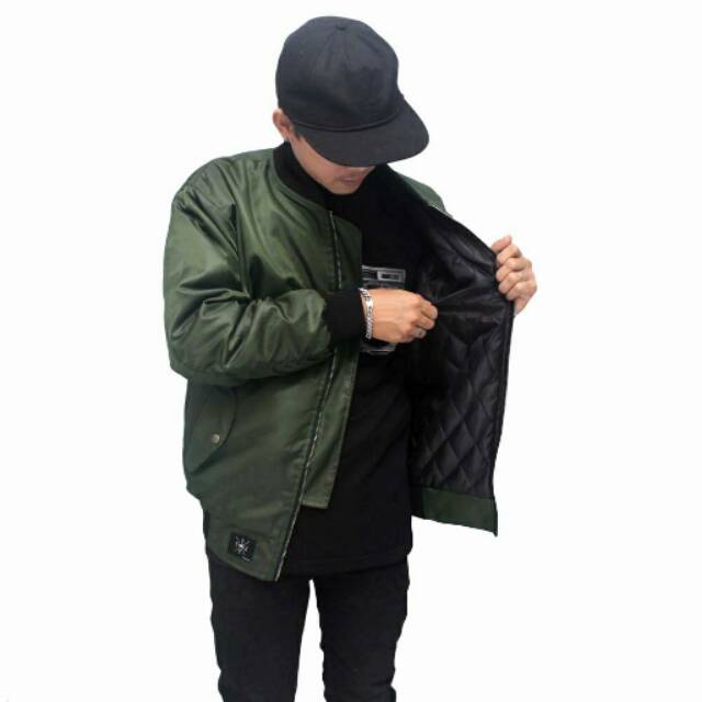 Jaket bomber green army barang laris