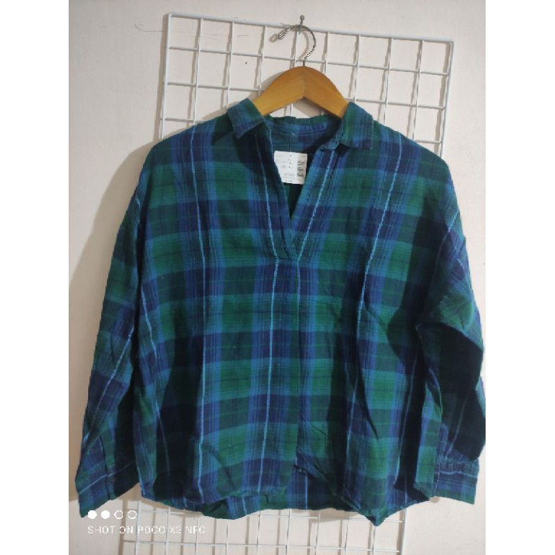 Blouse UNIQLO Second Original / Kemeja Blouse UNIQLO Cewek Second Original / Blouse UNIQLO Original