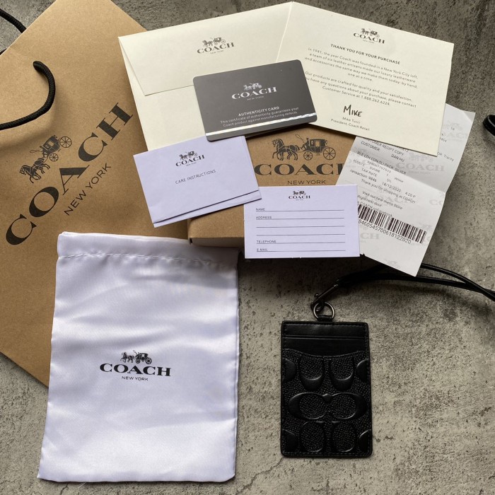 

Coach Signature Id Tag Lanyard Kartu Kerja- Original Guarantee 100% 004