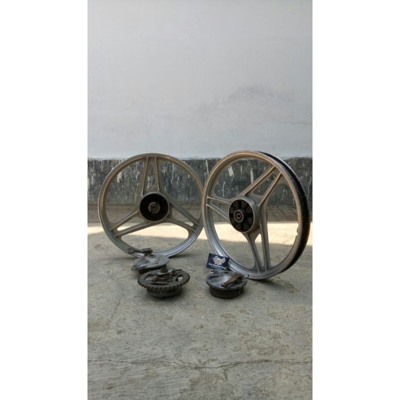 Velg jiyaling honda astrea grand legenda prima star c800 c700 c70 suzuki Rc ori copotan sepasang