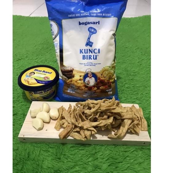 

TELAH HADIR kue bawang padang/keripik bawang 500/750gram ❁ 886