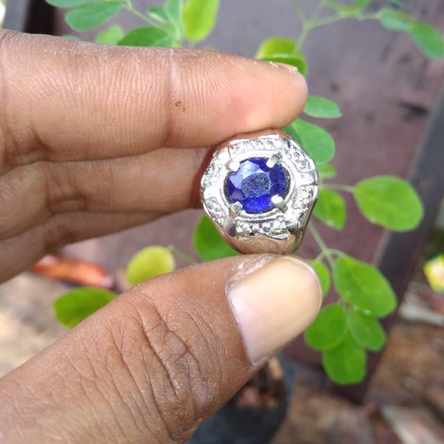 Natural blue sapphire Afrika