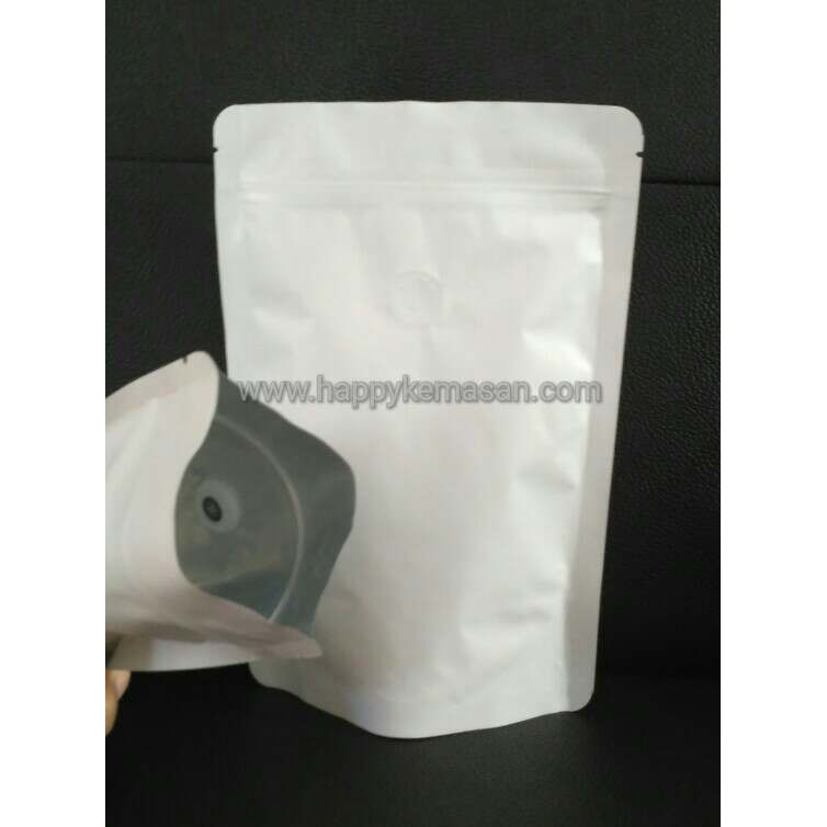 

Standing Pouch Putih doff 250gr kopi (16x23cm) Zipper + Valve - kkp2487