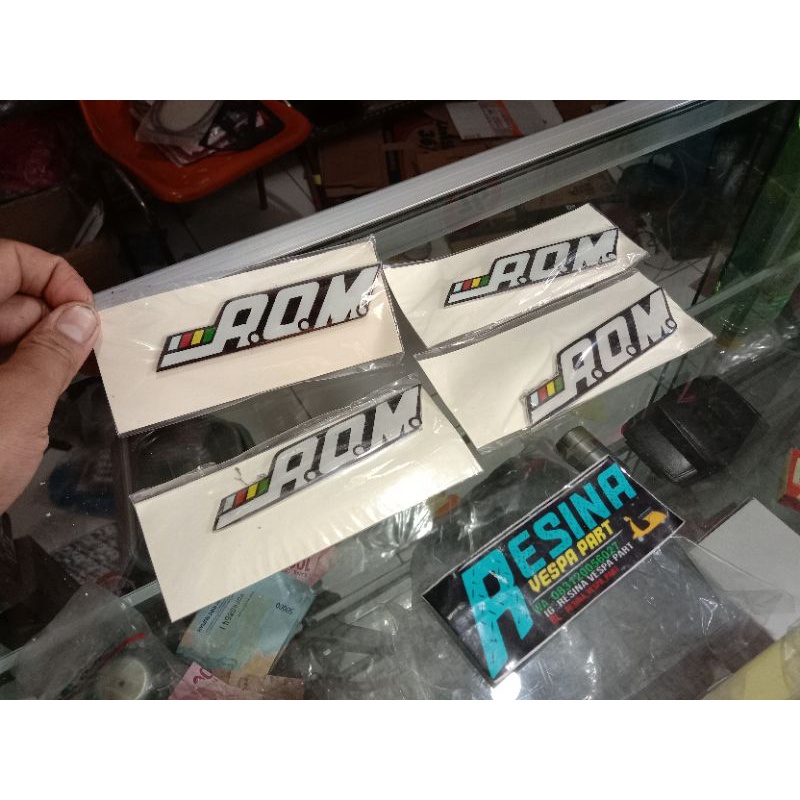 emblem emblim tepong Vespa Strada aom