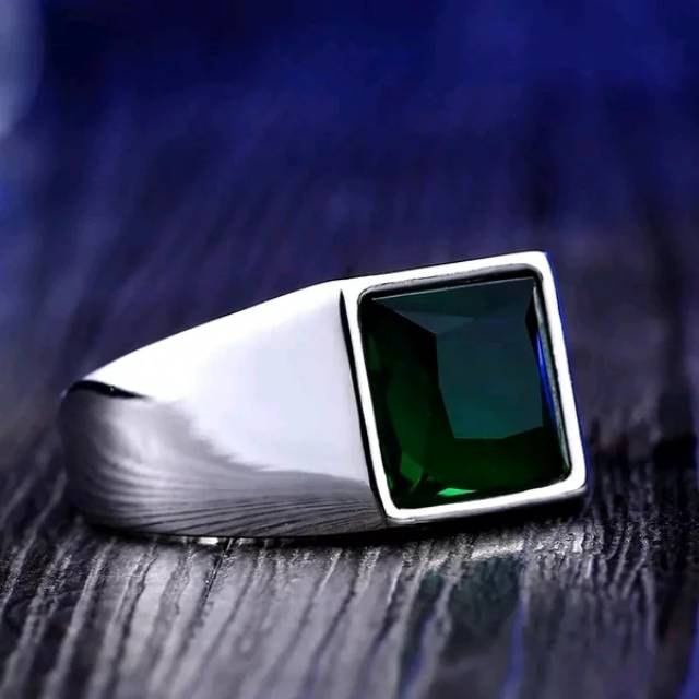 Cincin Batu Pria Green Jamrud