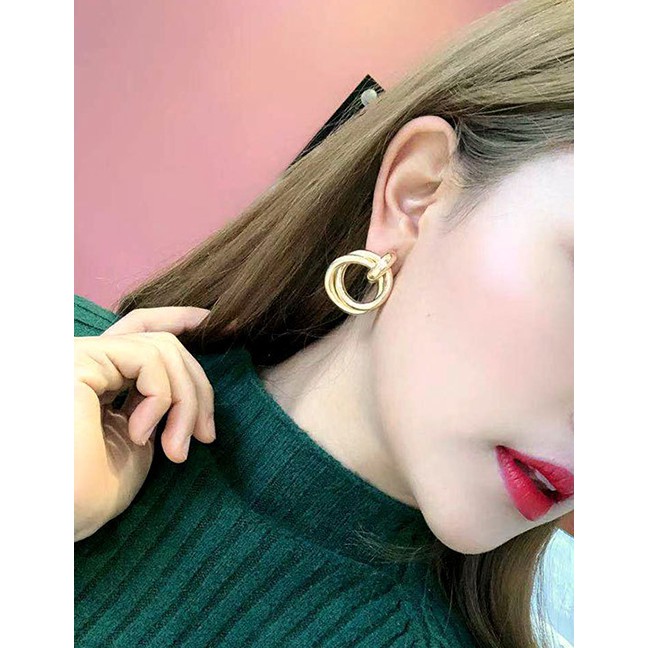 LRC Anting Tusuk Fashion Golden Metal Double Round Earrings D73210