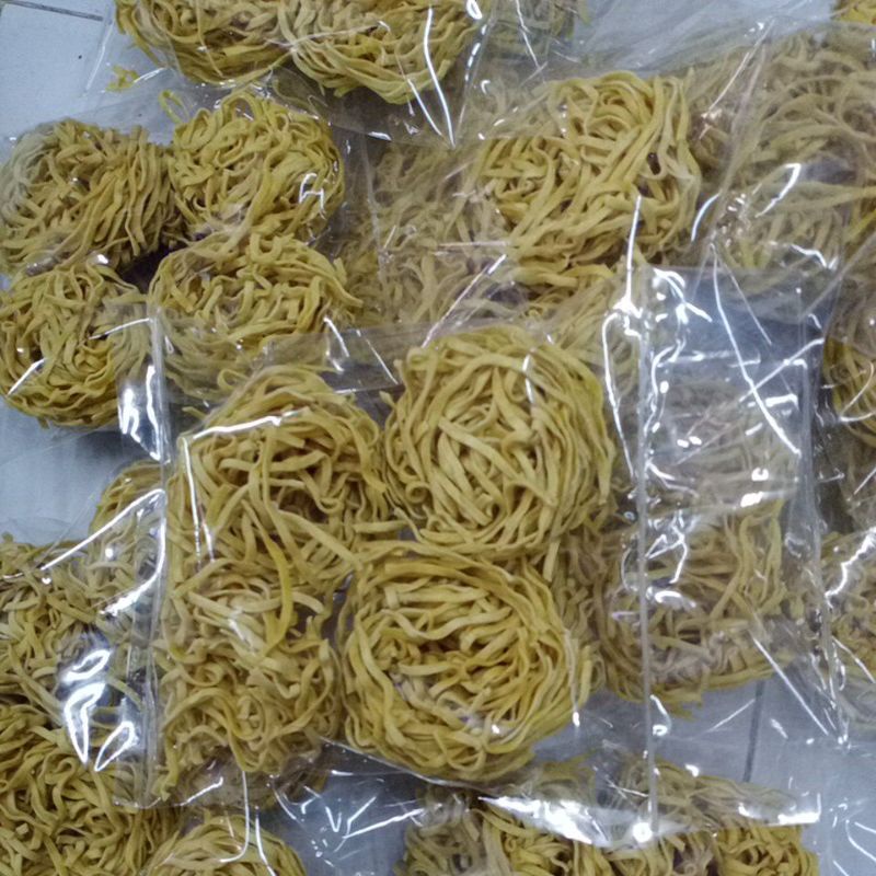 

Mie sanggul/Bong Mien ket/Mie kuning kalimantan