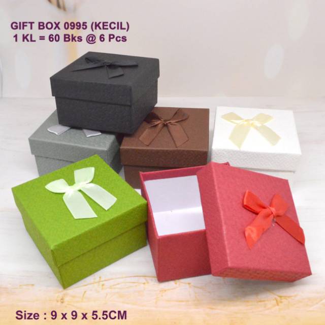  KOTAK  KADO  GIFT BOX KECIL  UK 9X9X5 5 CM KODE 0995 