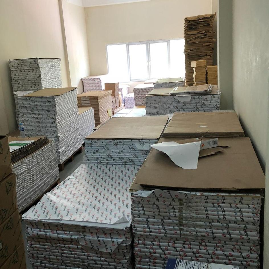 

Trend - KERTAS LINEN JEPANG A4 F4 untuk sertifikat piagam 50 LEMBAR