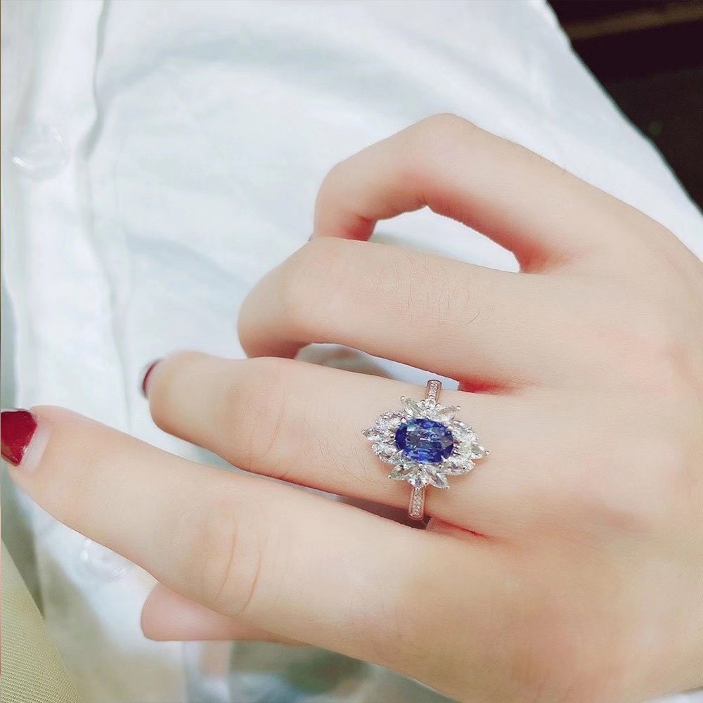 Cincin Wanita Hias Sapphire Imitasi Gaya Mewah Untuk Pertunangan / Pernikahan