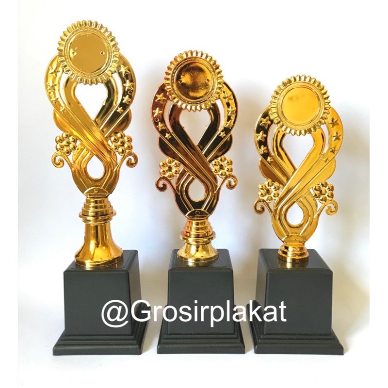 

Piala Penghargaan 1 Set
