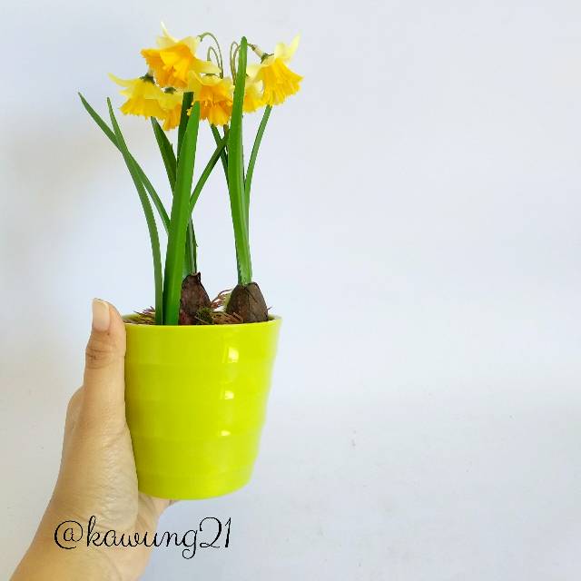 Buket Bunga Lily Kuning Artificial Dengan Umbi Daun Plastik Unik Cantik VB24