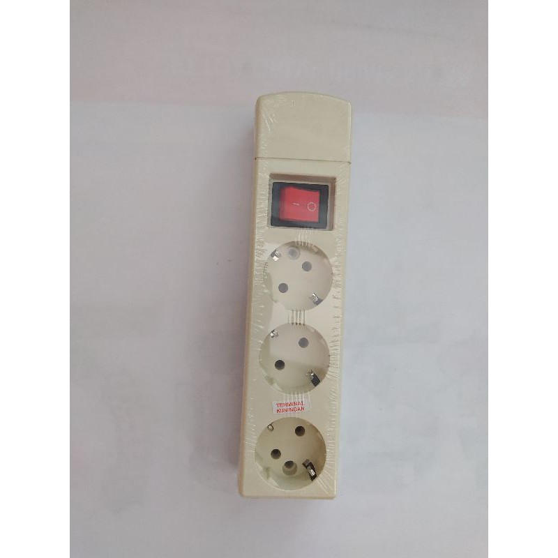 Stop Kontak Arde 3 Lubang Saklar Uticon