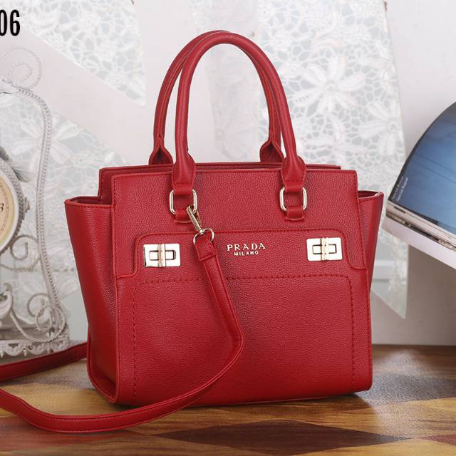 Tas wanita prada