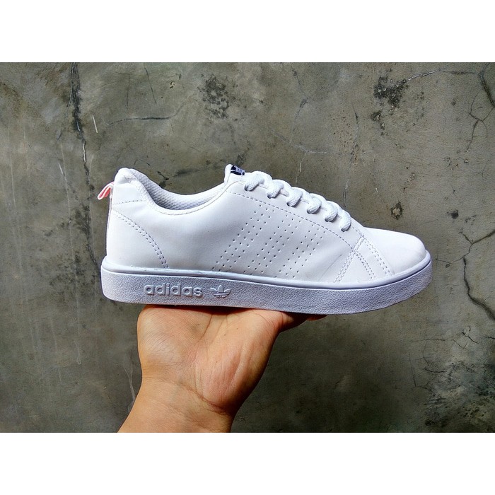 ORIGINAL SEPATU ADIDAS JS138 CEWE WARNA PUTIH