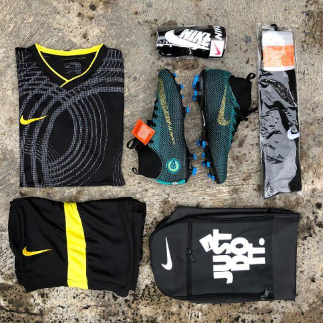 (Paket komplit) Sepatu Bola Nike Mercurial CR7 boots grade ori merah hijau tiempo legend-Hijau+Paket 5