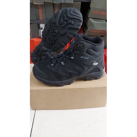 Sepatu Gunung Pria Arei Arkansas Outdoor