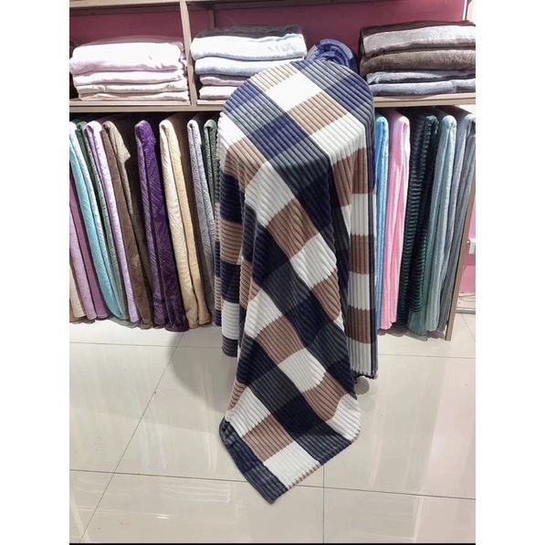 Selimut Bulu Salur 3D Motif Super Halus Dan Lembut Ukuran 150x200 Tebal Terbaru