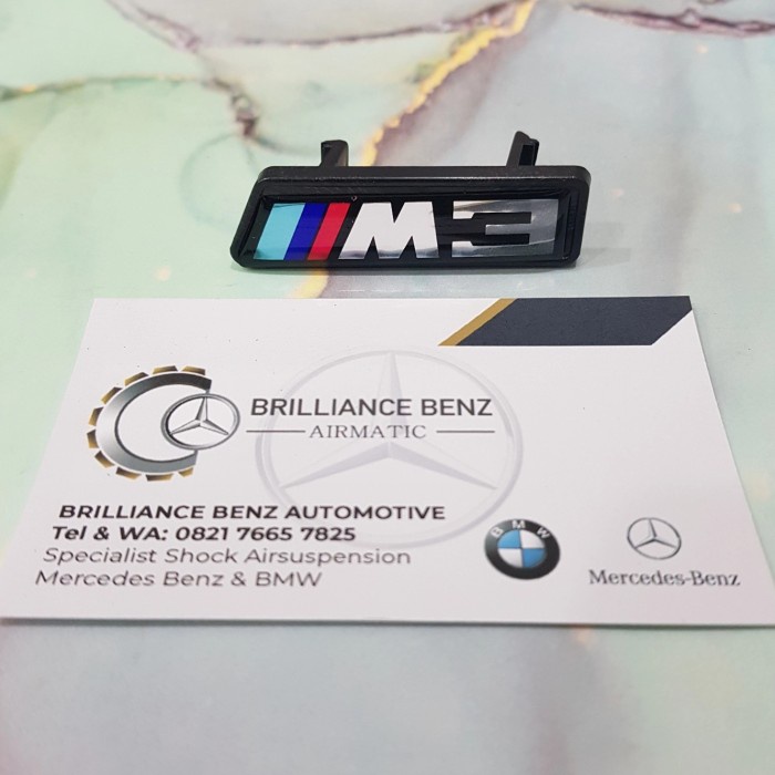 Emblem M3 M5 Grill Depan BMW F30 F10 / Emblem Logo M3 M5 Grill BMW - M3 (F30)