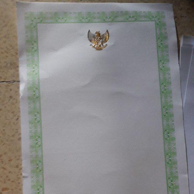 Kertas Sertifikat Tekstur Frame Hijau F4 Logo Burung Garuda Tinta