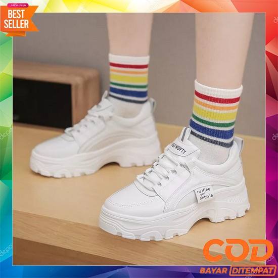 Sepatu Wanita Terbaru 2022 Kekinian Viral Cewek Hak Rendah Dewasa Impo R9 Nesya Sepatu Sneakers Wani