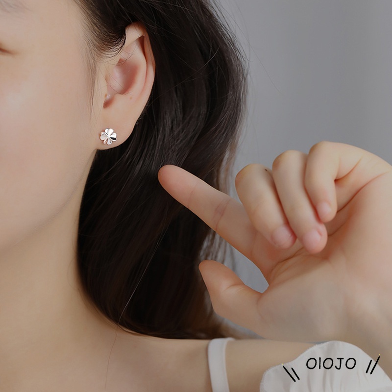 Fashion Korea Anting-anting Kreatif Empat Daun Semanggi Kelopak Yang Indah Untuk Wanita - ol