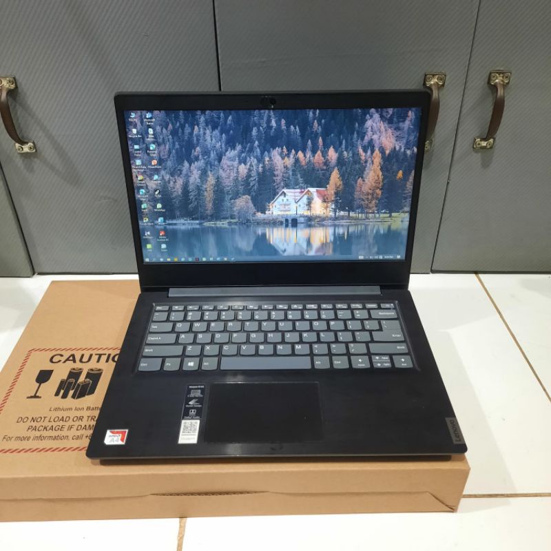 Laptop Lenovo ideapad S145 Amd A4-9125  Vga Amd Radeon R3 RAM 4GB/SSD 128/HDD 500Gb Graphic Windows 10 body stylist desain slim