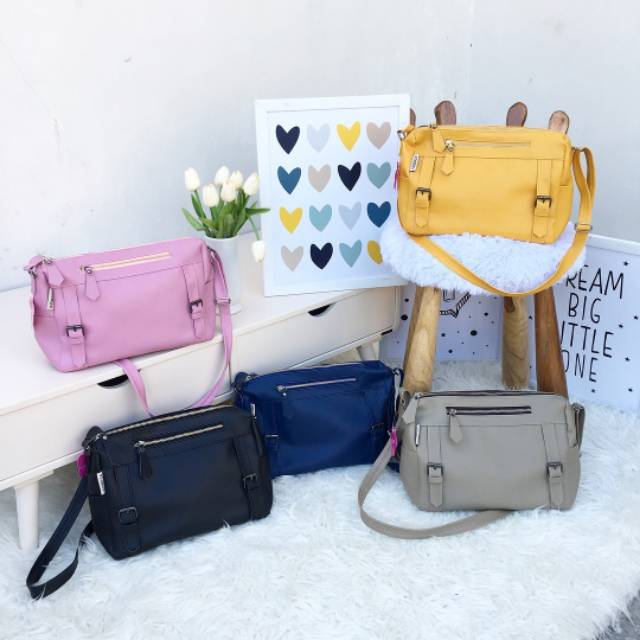 INEZ SlingBag