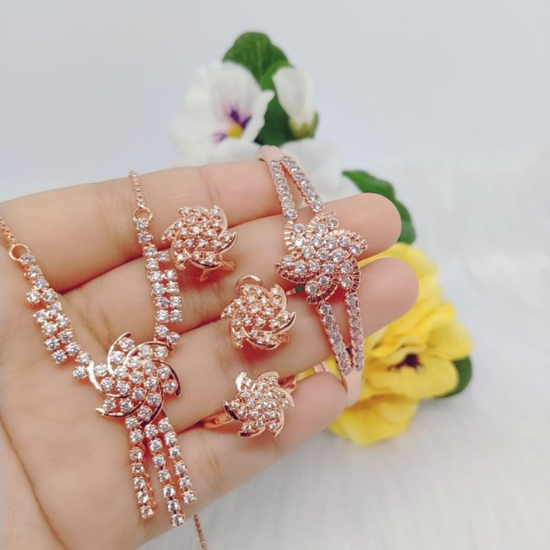 Set Kipas replika berlian (kalung+gelang+anting+cincin). Free Box