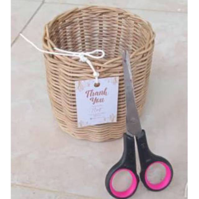 

Tempat pensil rotan