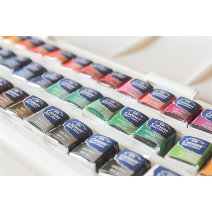 

Winsor & Newton Cotman Watercolours Studio Set - 45 Half Pans