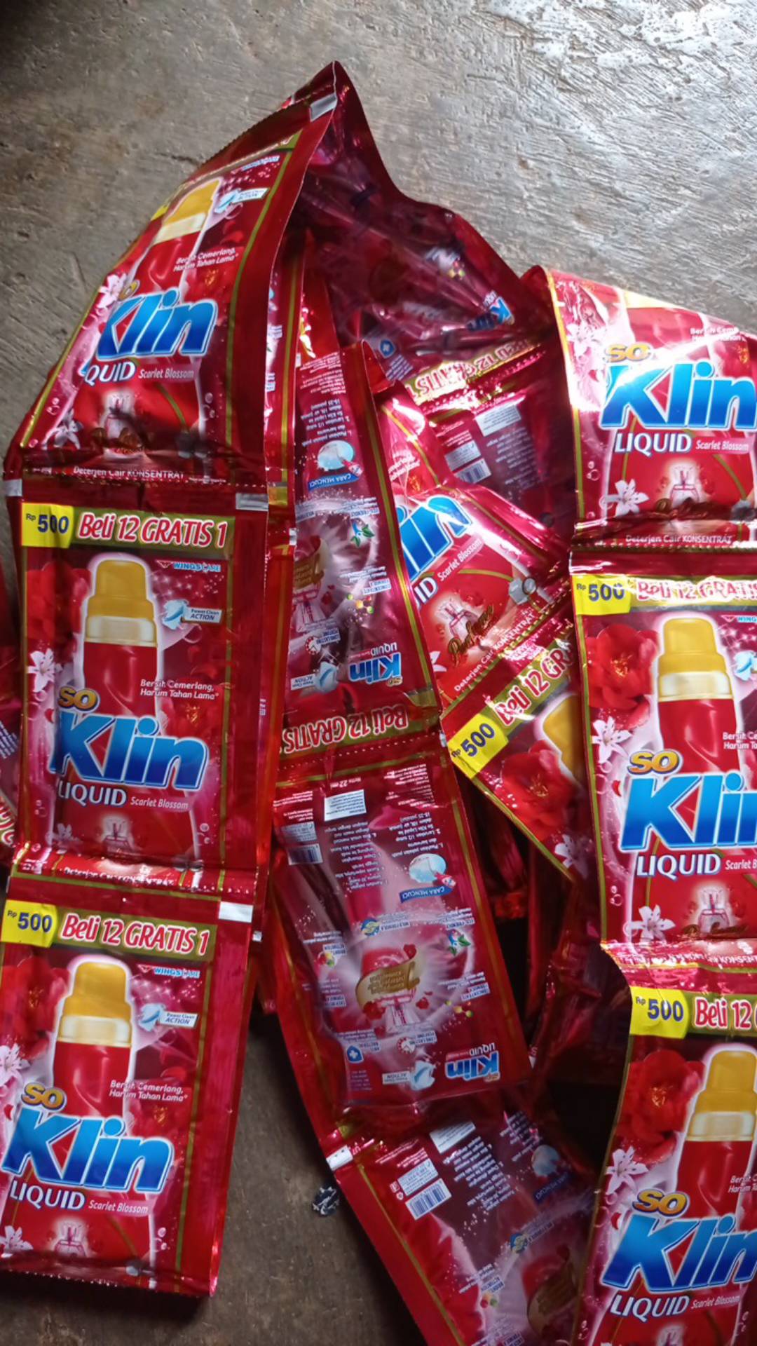 So Klin Liquid Detergen Pencuci Pakaian Cair  12sachet All Varian