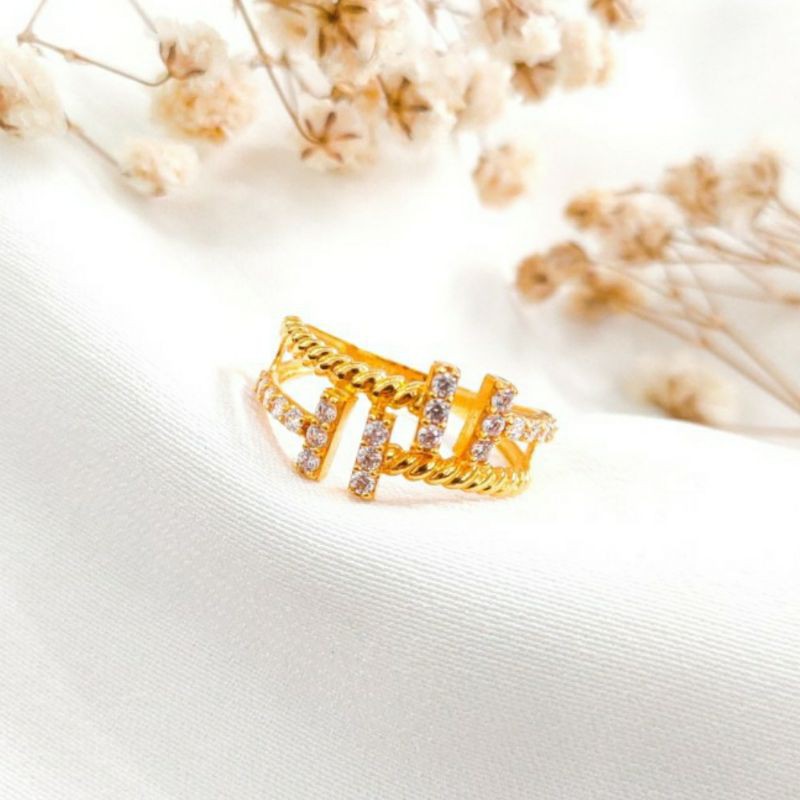 Cincin Emas asli model kupukupu permata putih