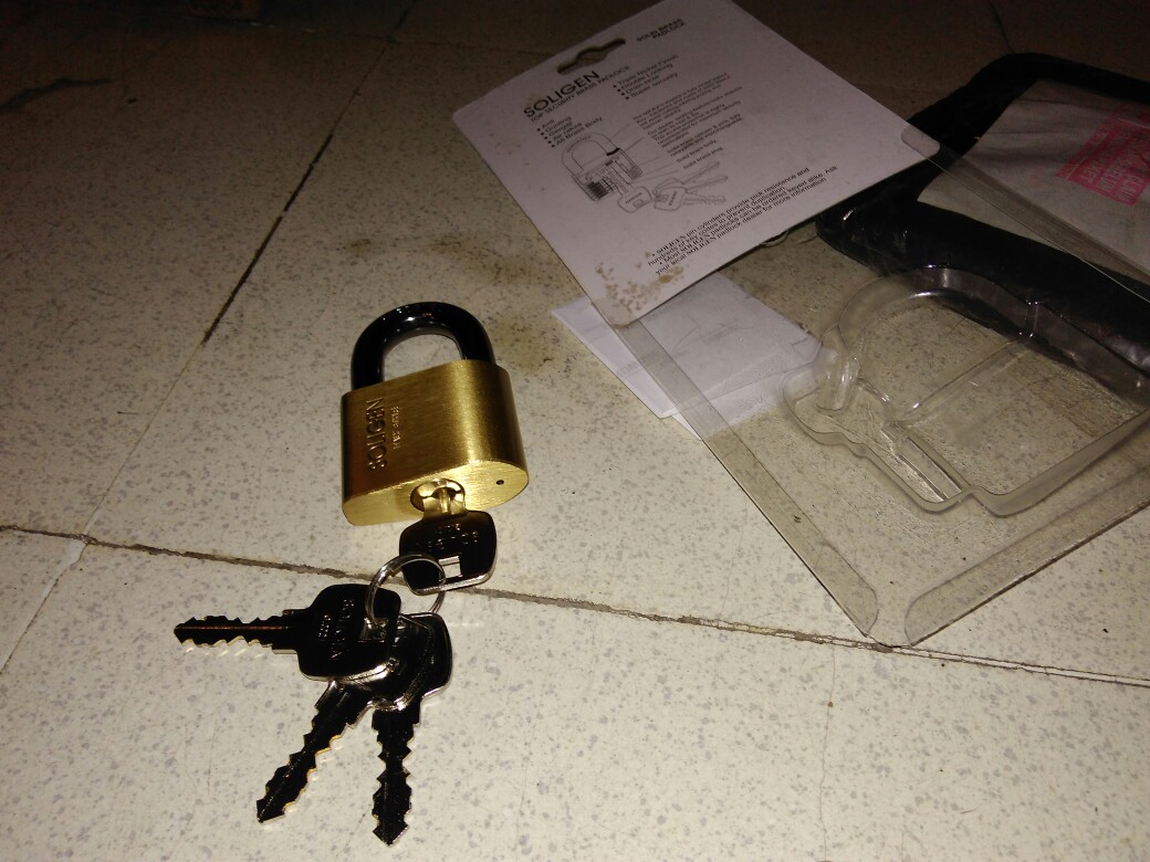 Gembok Baja Hitam 50 Mm Leher Pendek Soligen