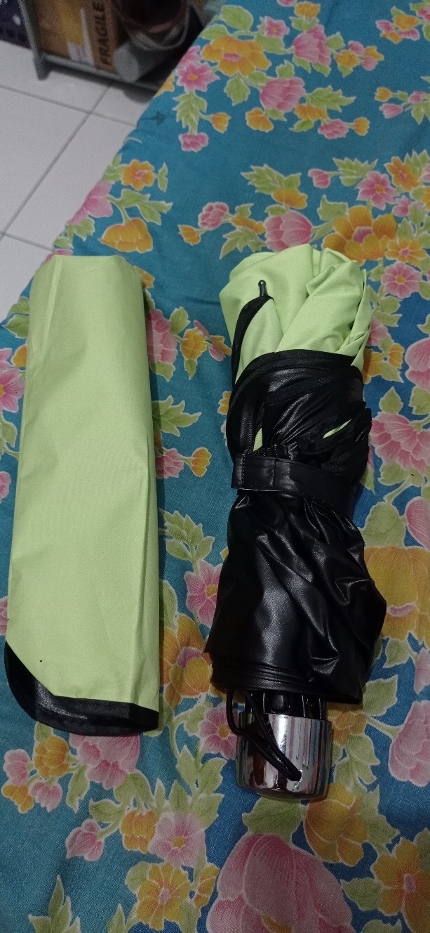 Payung Lipat 3 Dimensi Magic Lapis Hitam