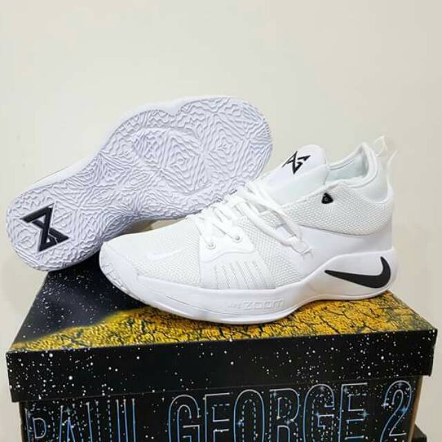Sepatu basket nike pg 2 low white